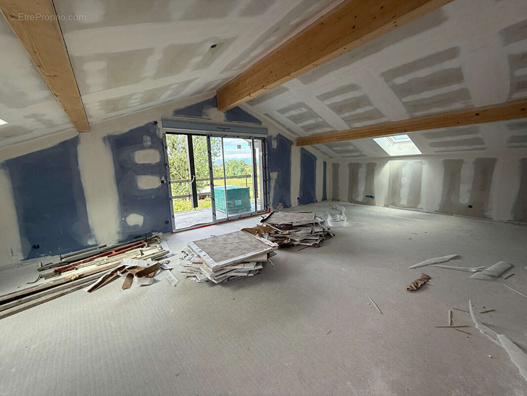 Appartement à BRENTHONNE