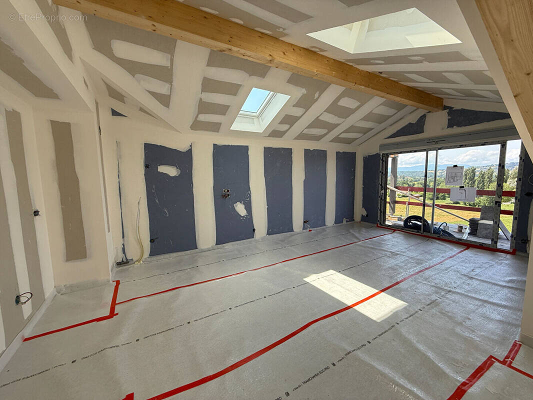 Appartement à BRENTHONNE