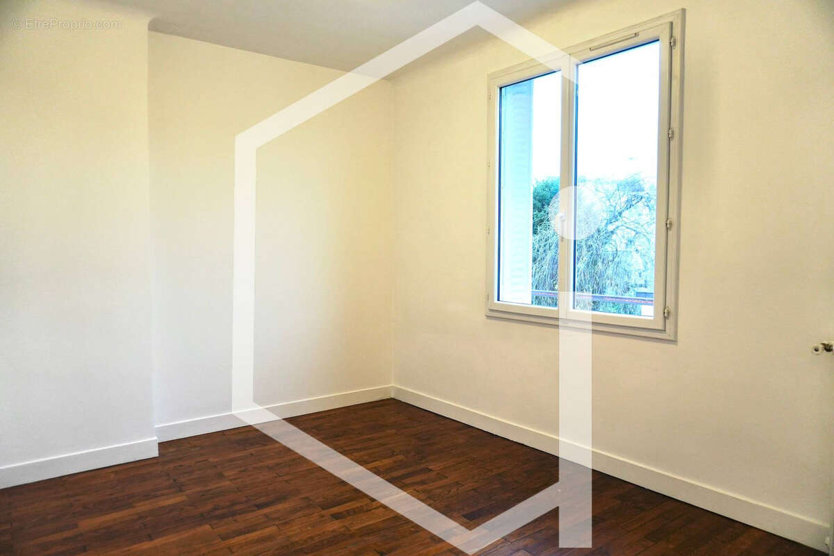 Maison à VILLENEUVE-LA-GARENNE