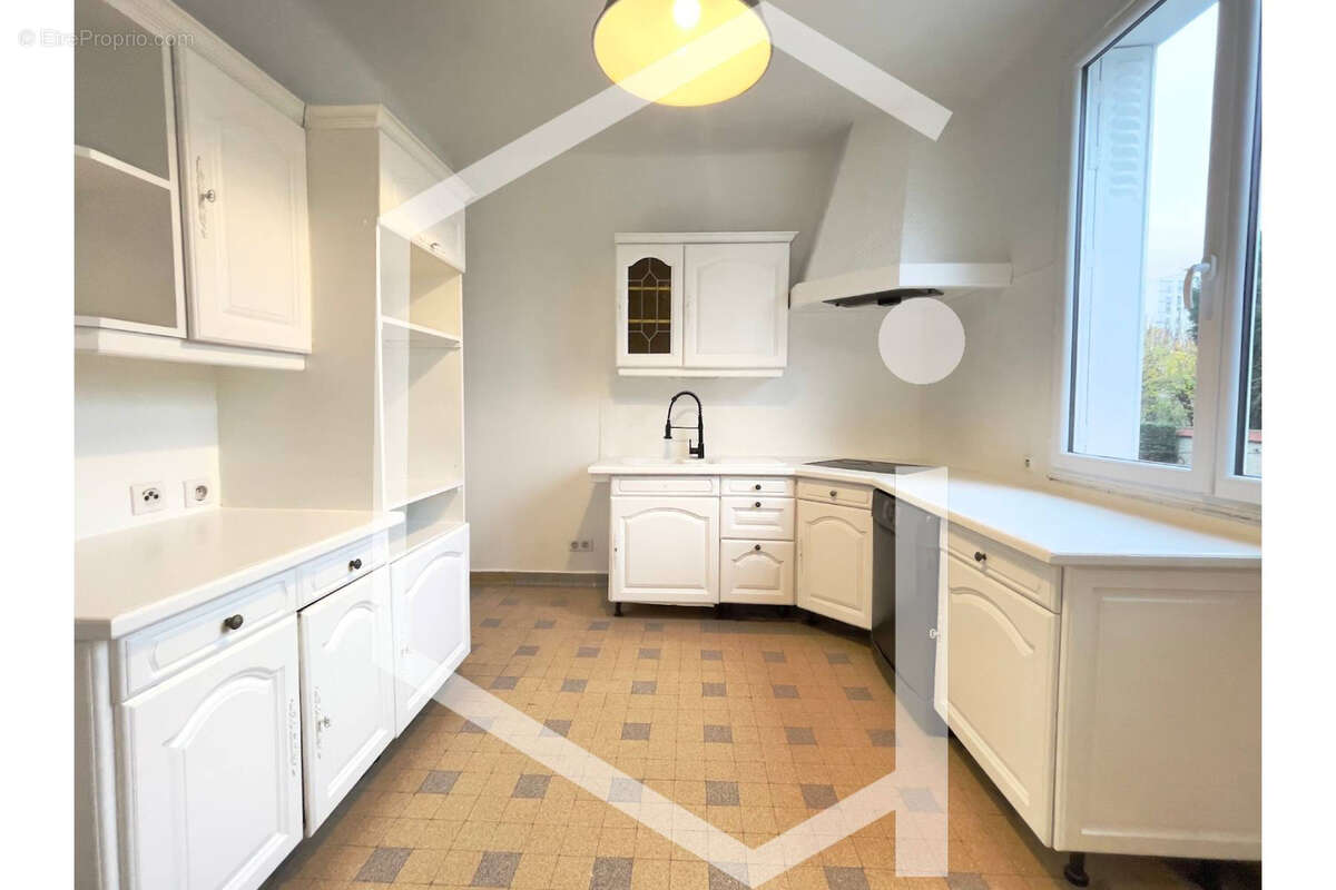 Maison à VILLENEUVE-LA-GARENNE