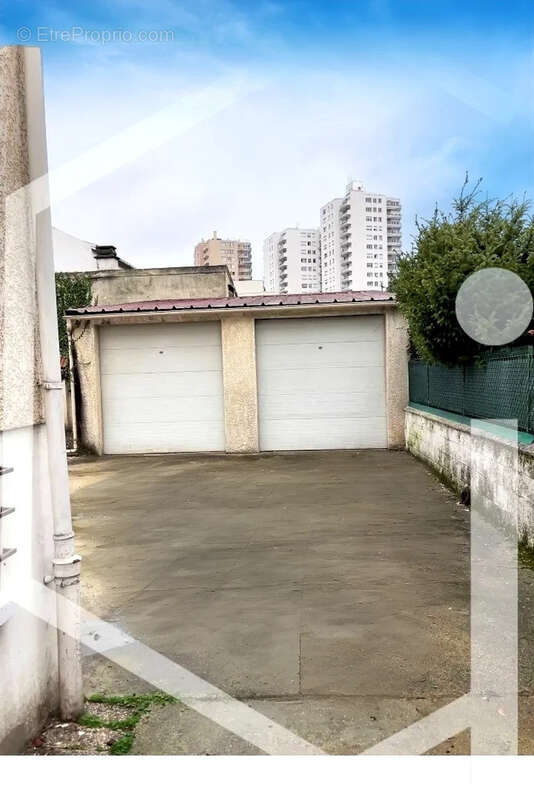 Maison à VILLENEUVE-LA-GARENNE