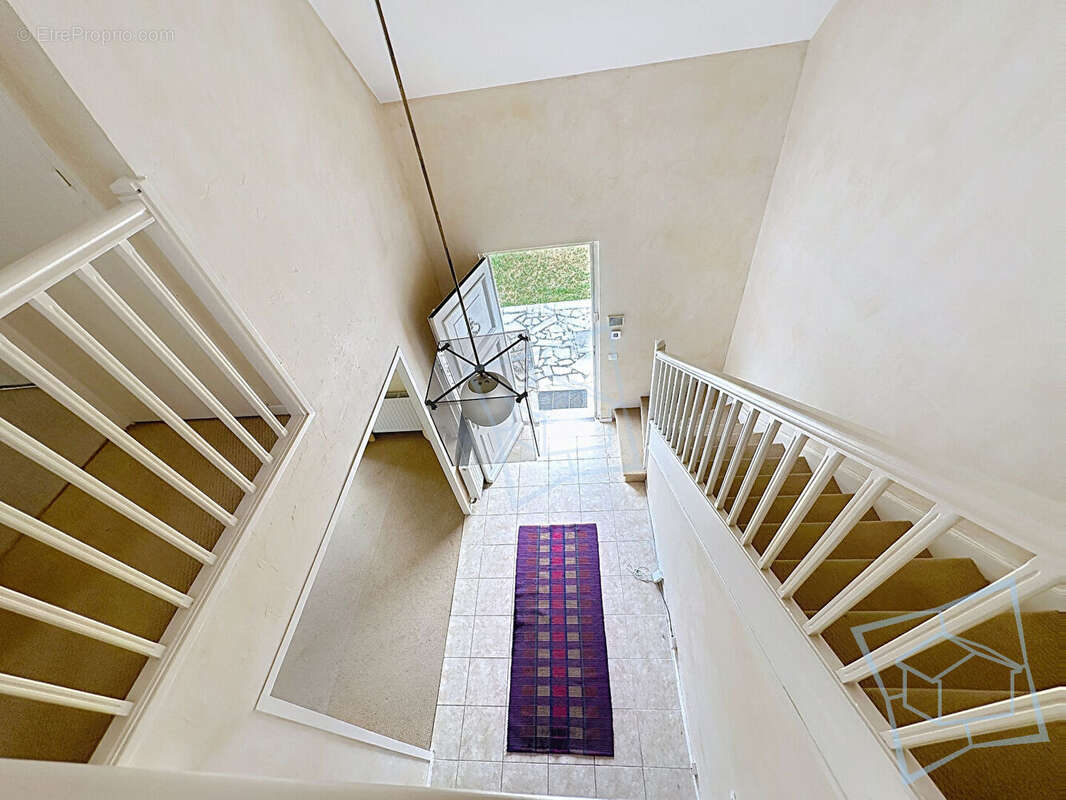 Maison à VOISINS-LE-BRETONNEUX