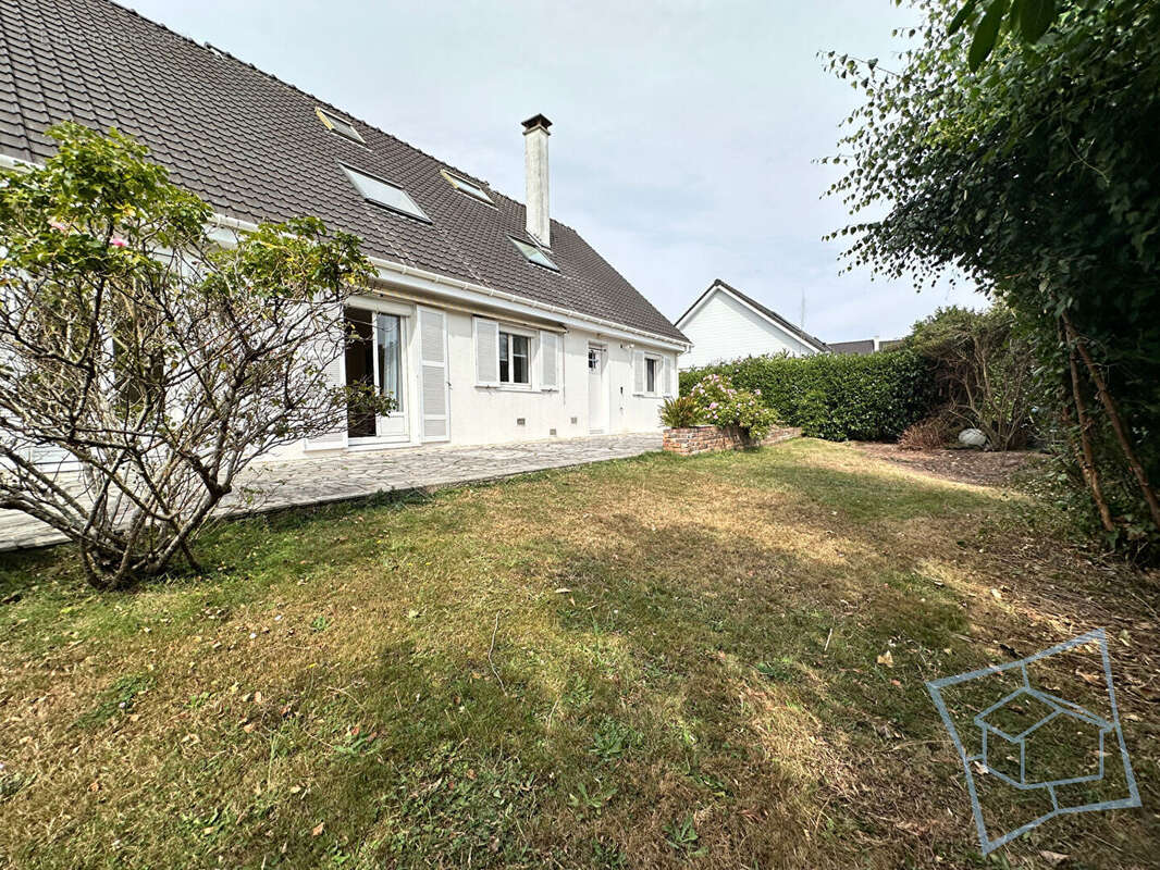 Maison à VOISINS-LE-BRETONNEUX