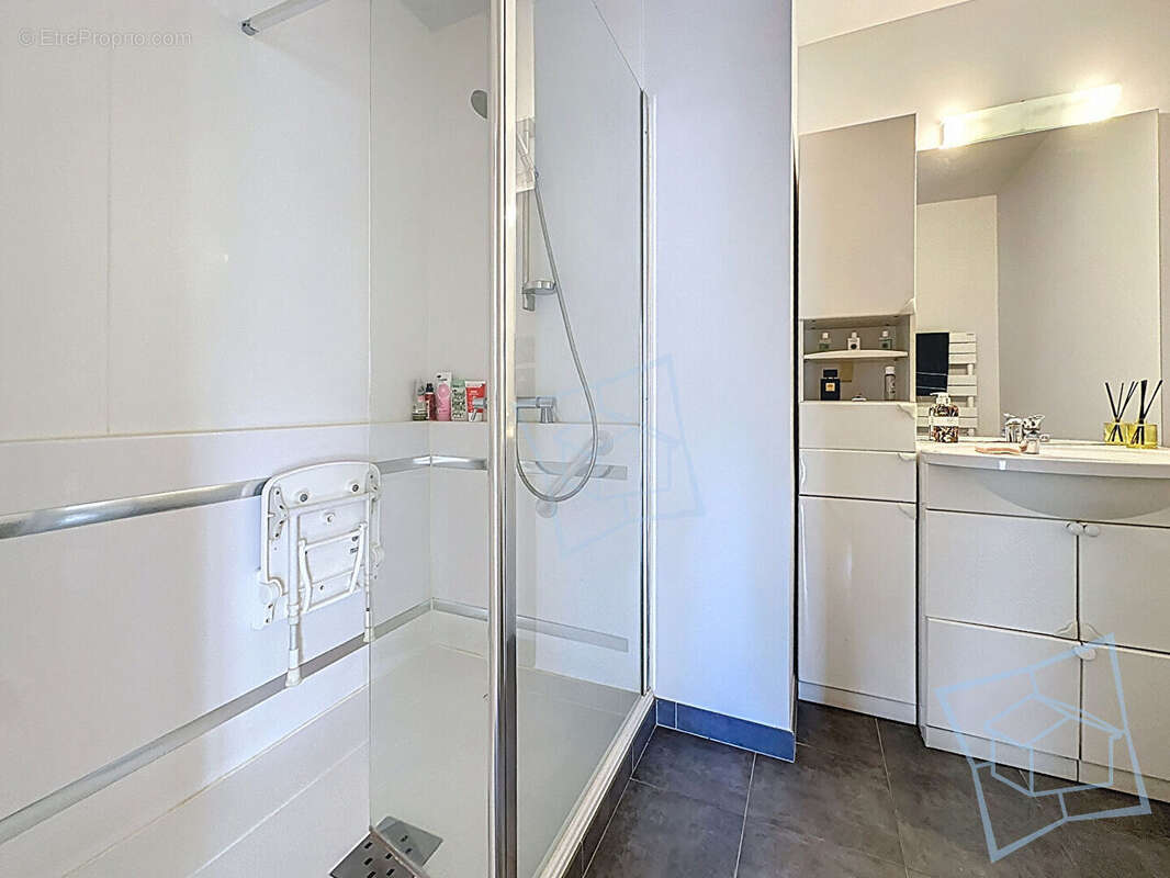 Maison à VOISINS-LE-BRETONNEUX