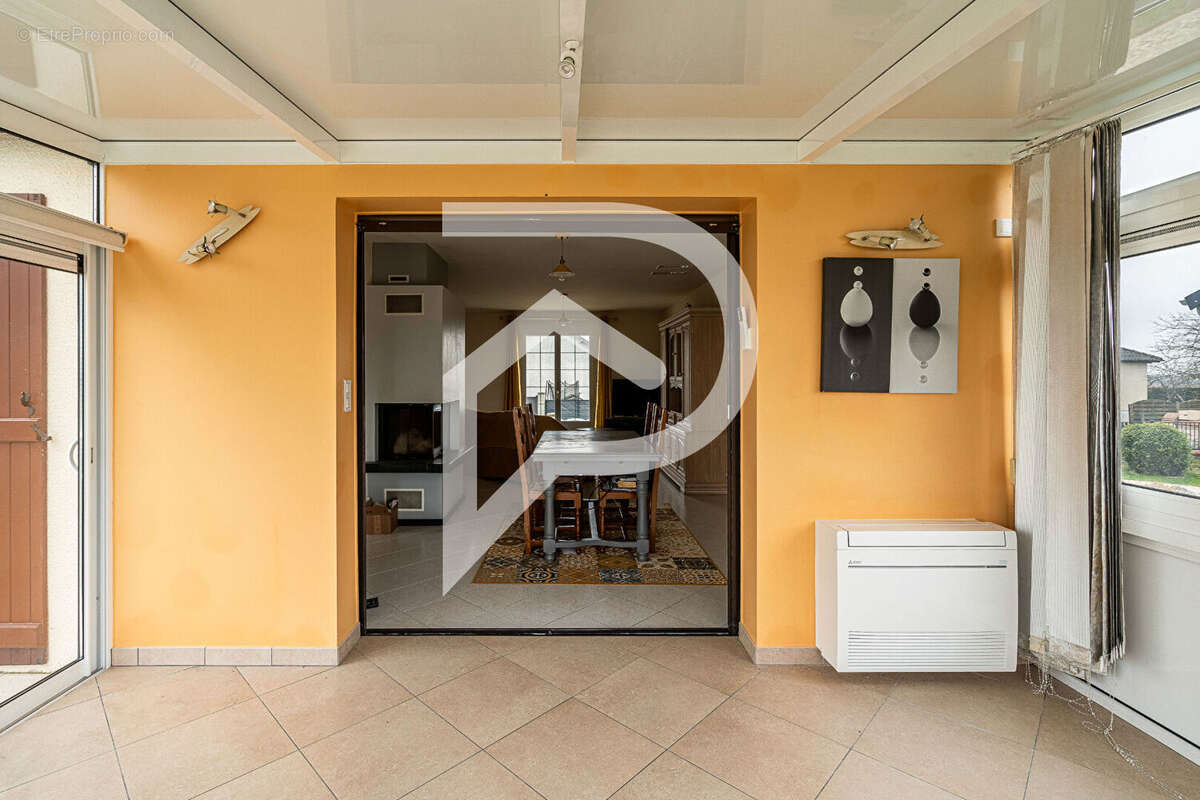 Maison à LA CHAPELLE-SAINT-MESMIN