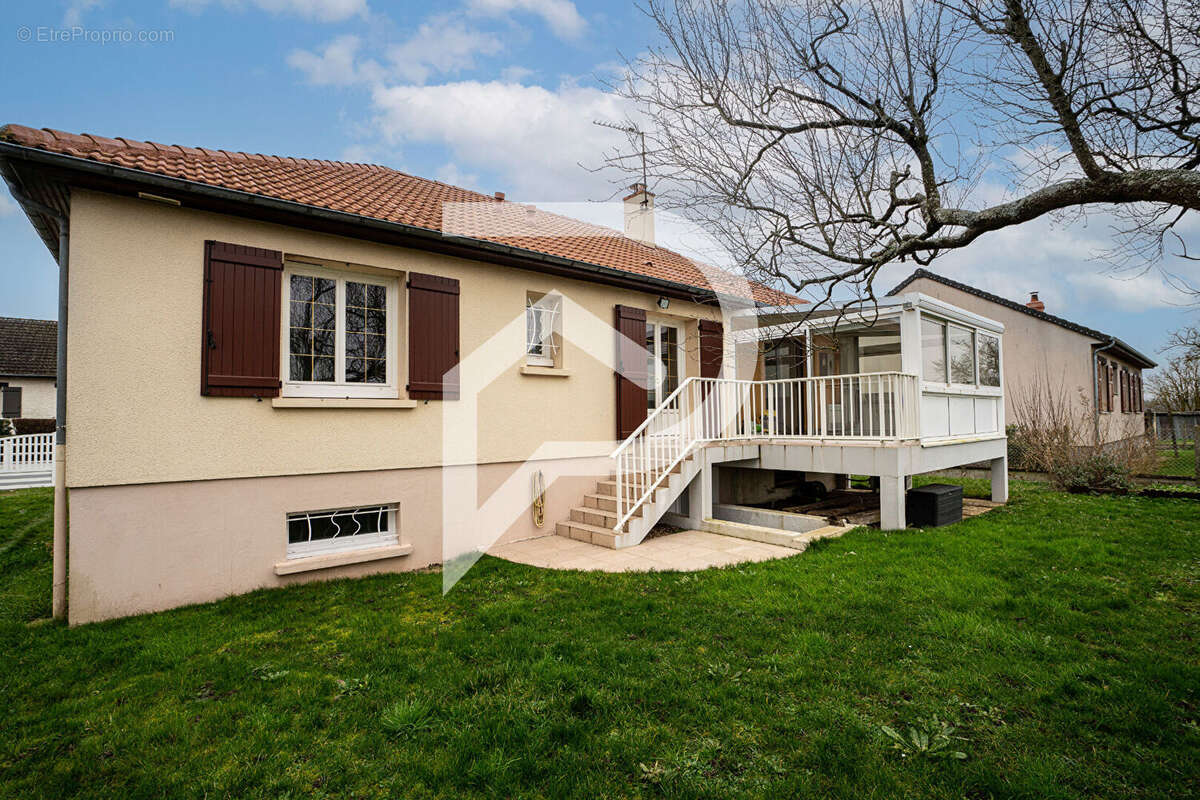 Maison à LA CHAPELLE-SAINT-MESMIN