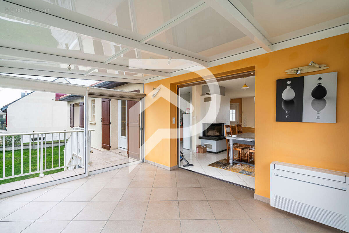 Maison à LA CHAPELLE-SAINT-MESMIN