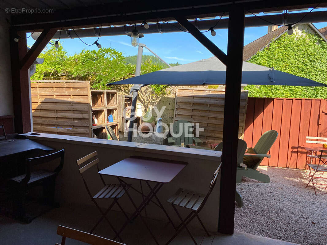 Commerce à LUCENAY-L&#039;EVEQUE