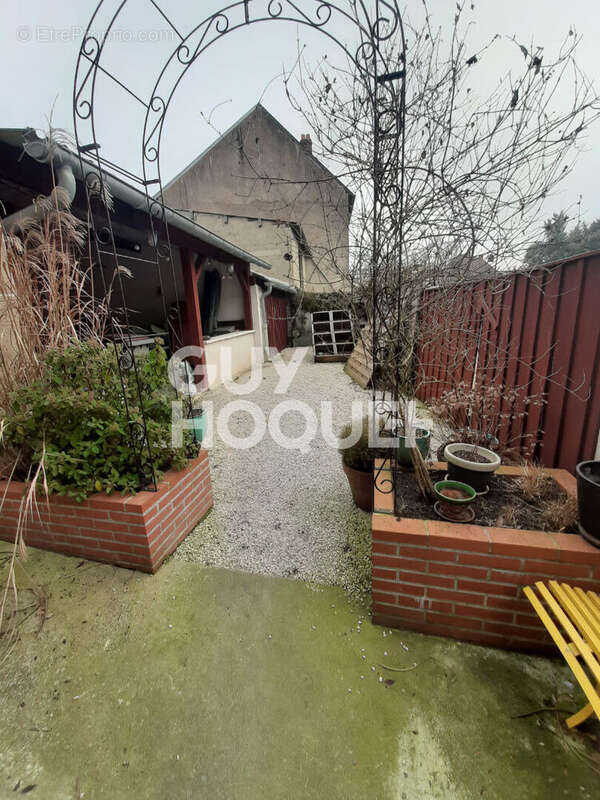 Commerce à LUCENAY-L&#039;EVEQUE