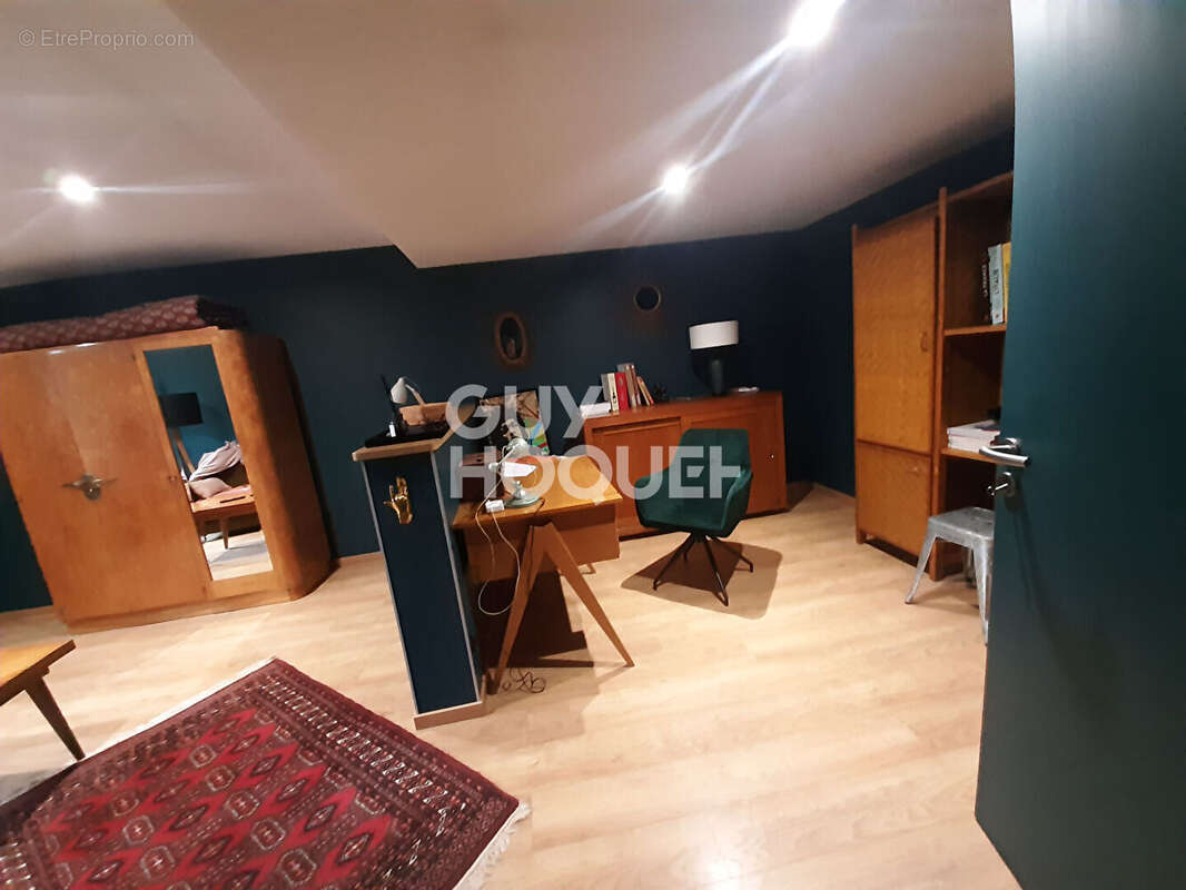 Commerce à LUCENAY-L&#039;EVEQUE