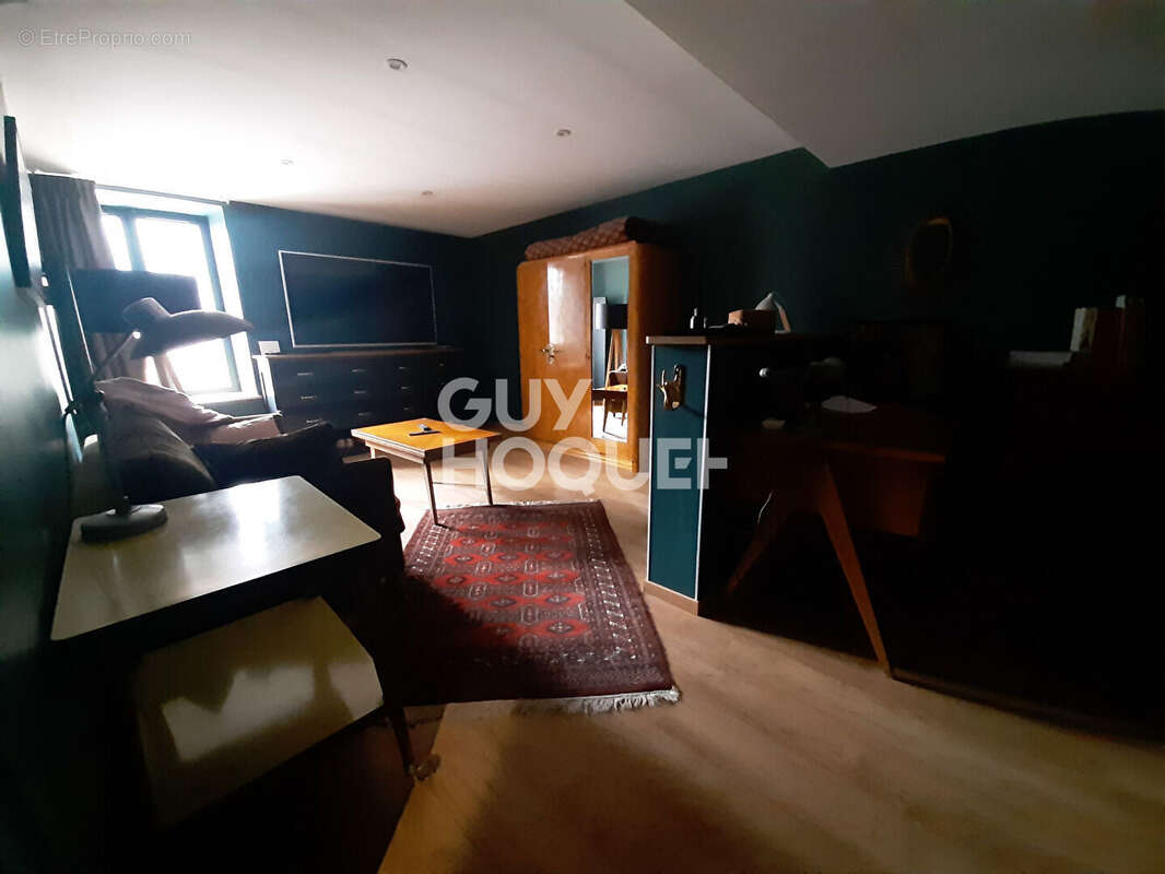 Commerce à LUCENAY-L&#039;EVEQUE