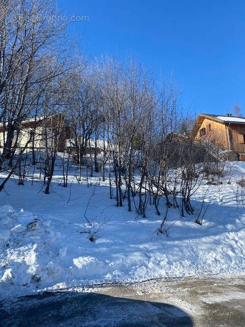 Terrain à LE CHATEL