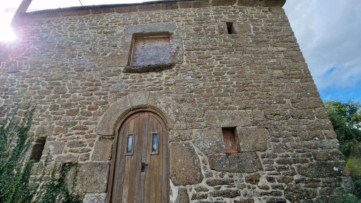 Maison à COLLINEE