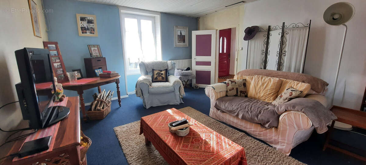 Maison à LES FORGES