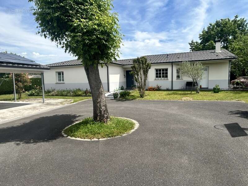 Maison à AMBARES-ET-LAGRAVE