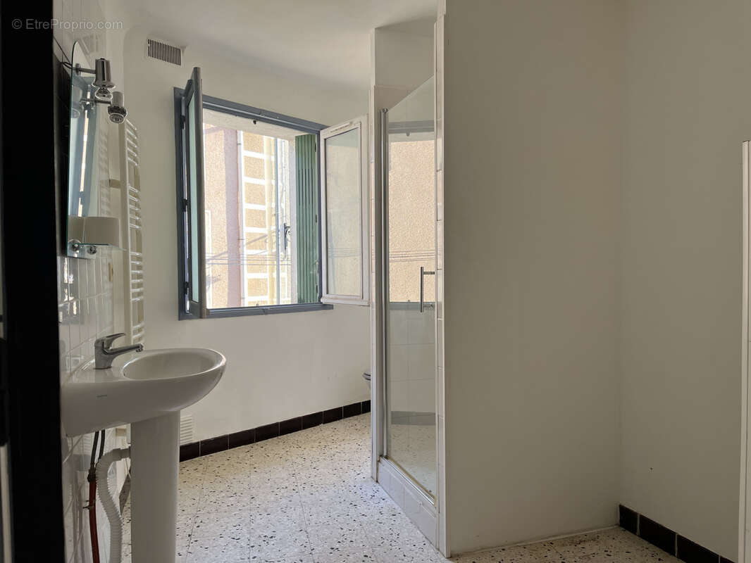 Maison à SAINT-LAURENT-DE-LA-CABRERISSE