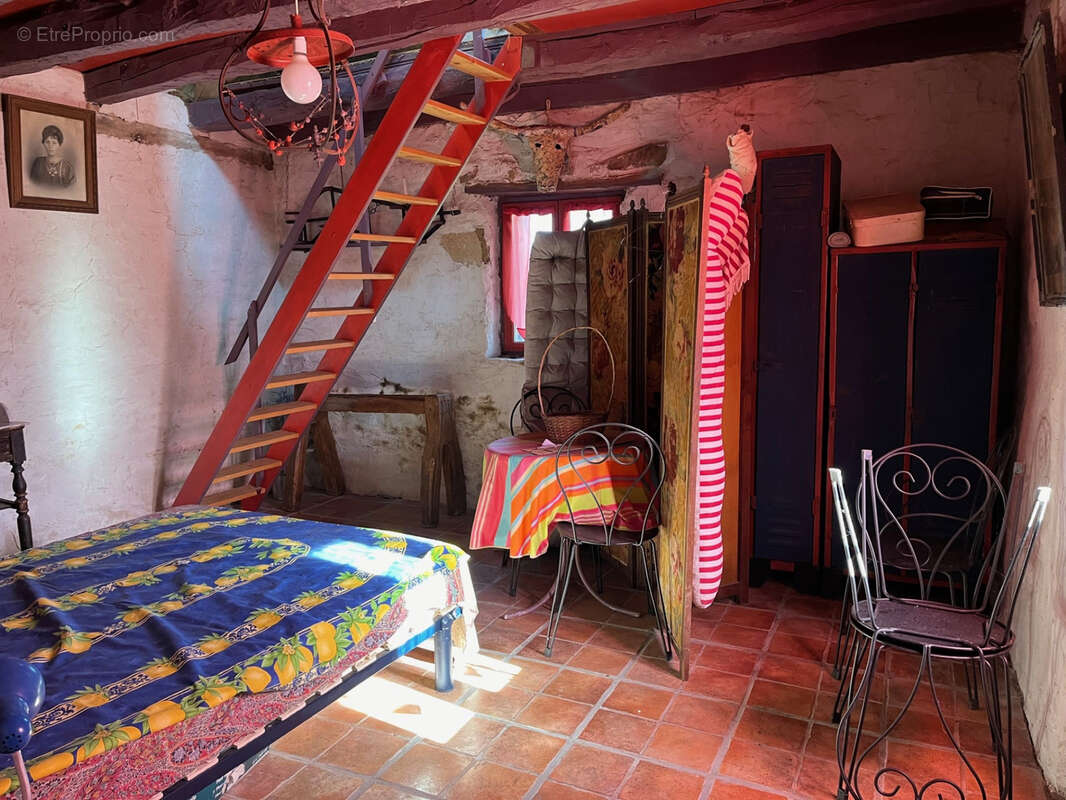 Maison à CHATEAU-CHERVIX