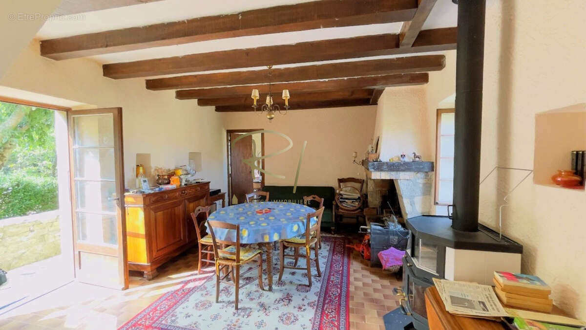 Maison à LABASTIDE-DE-VIRAC