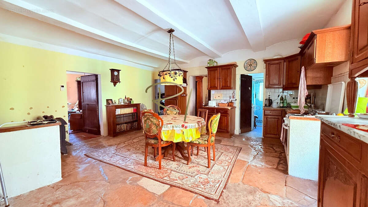 Maison à LABASTIDE-DE-VIRAC