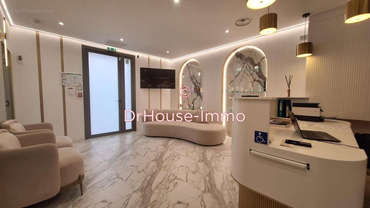 Commerce à OLLIOULES