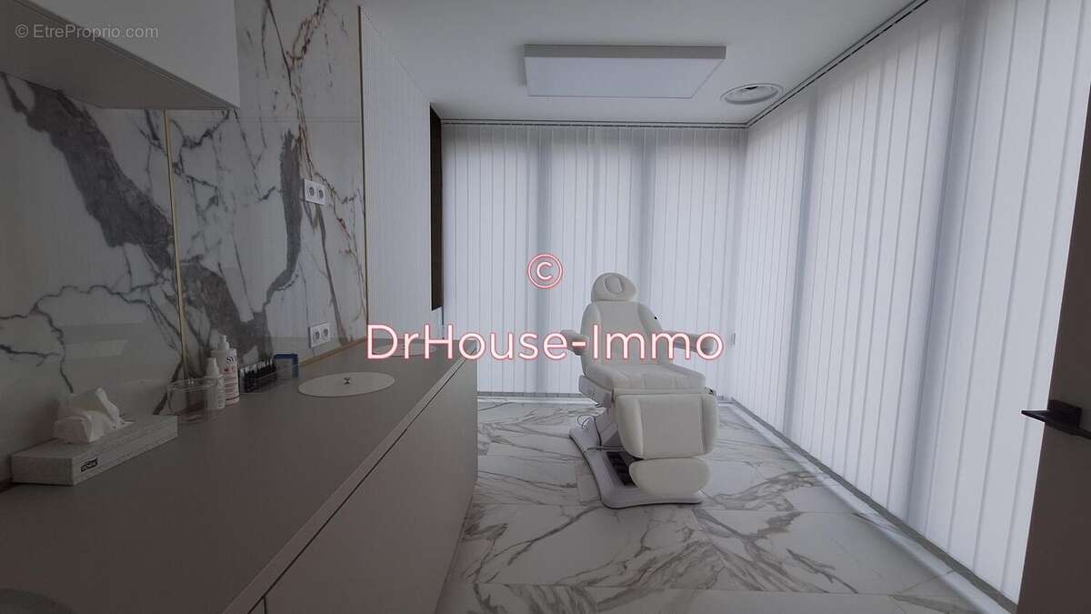 Commerce à OLLIOULES