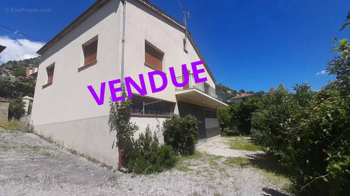 Maison à PUGET-THENIERS