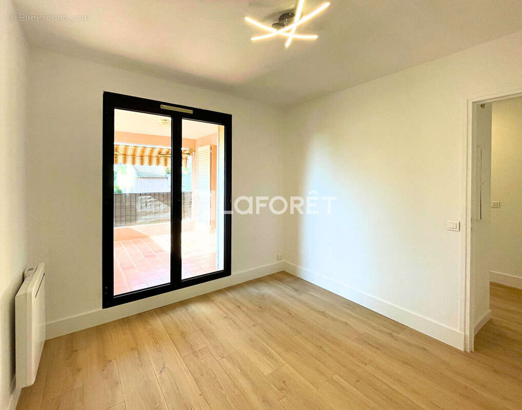 Appartement à MOUGINS