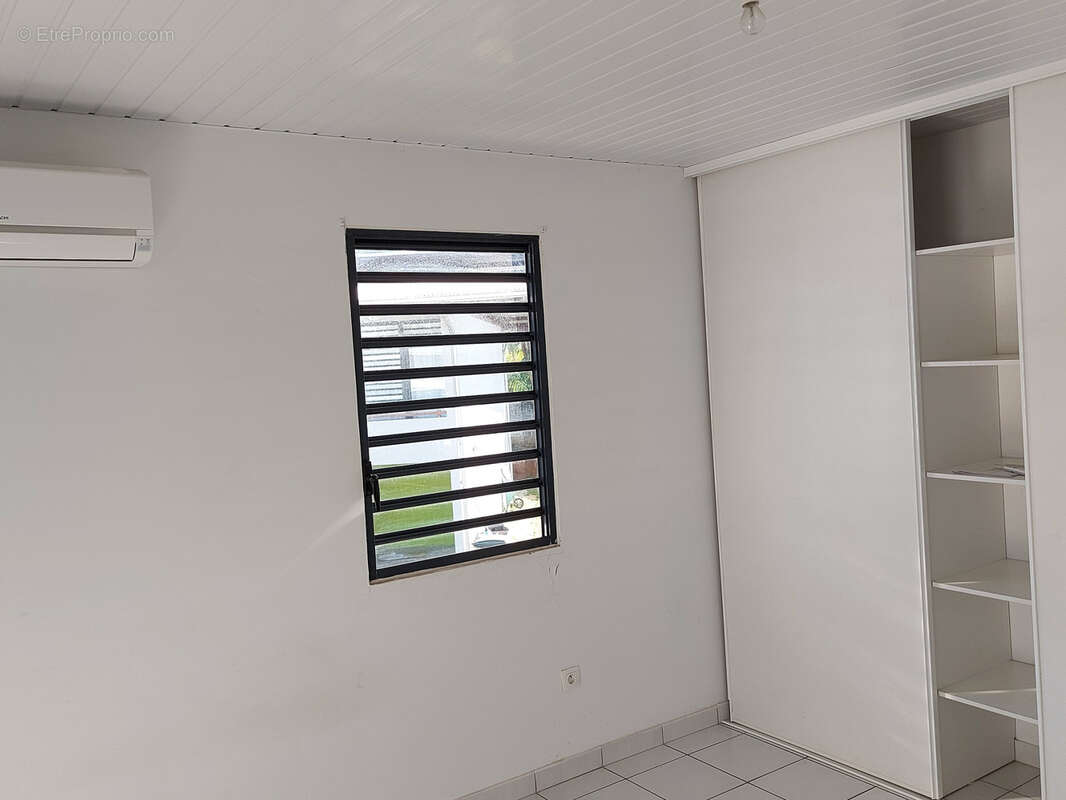 Maison à REMIRE-MONTJOLY