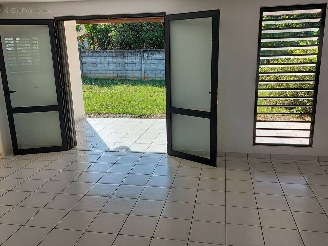 Maison à REMIRE-MONTJOLY