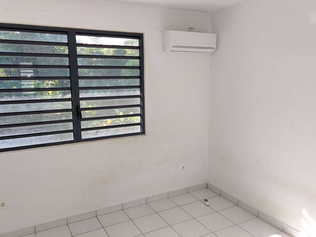 Maison à REMIRE-MONTJOLY