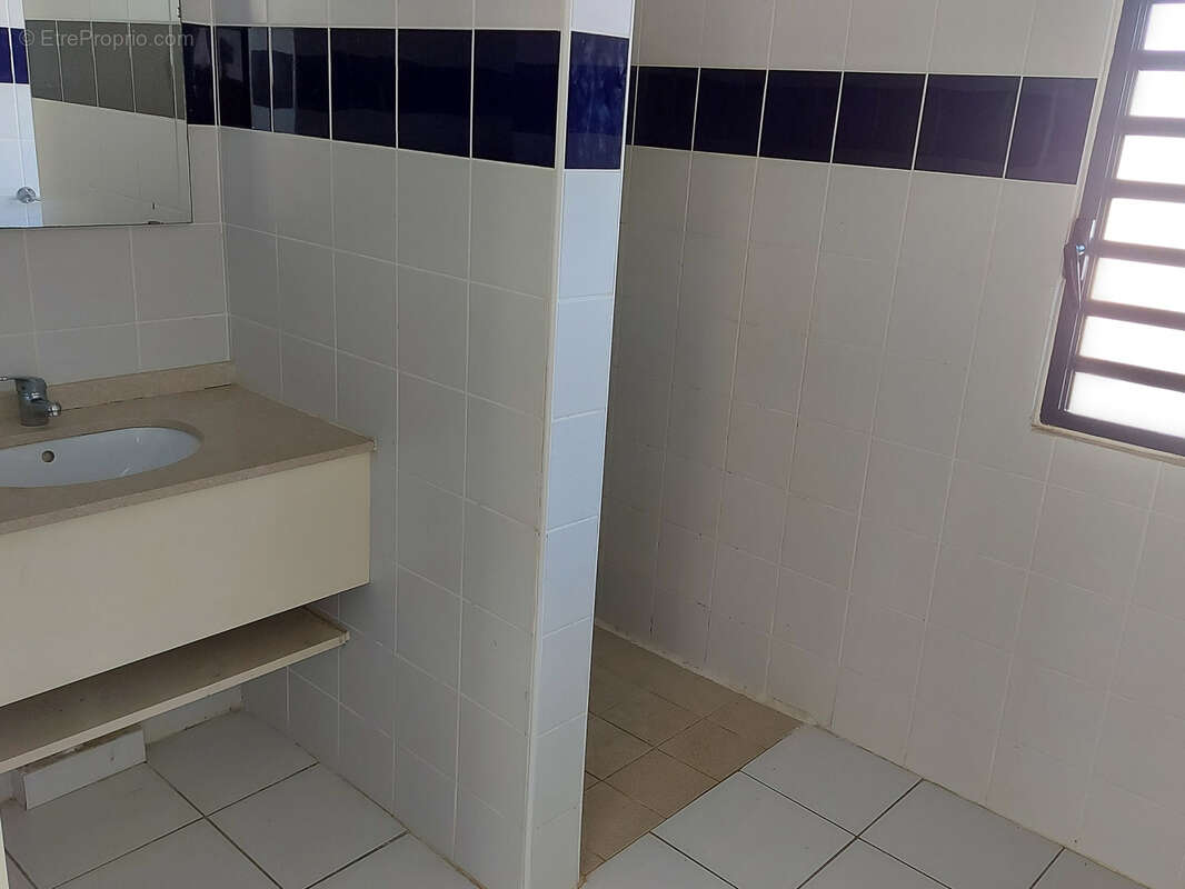 Maison à REMIRE-MONTJOLY