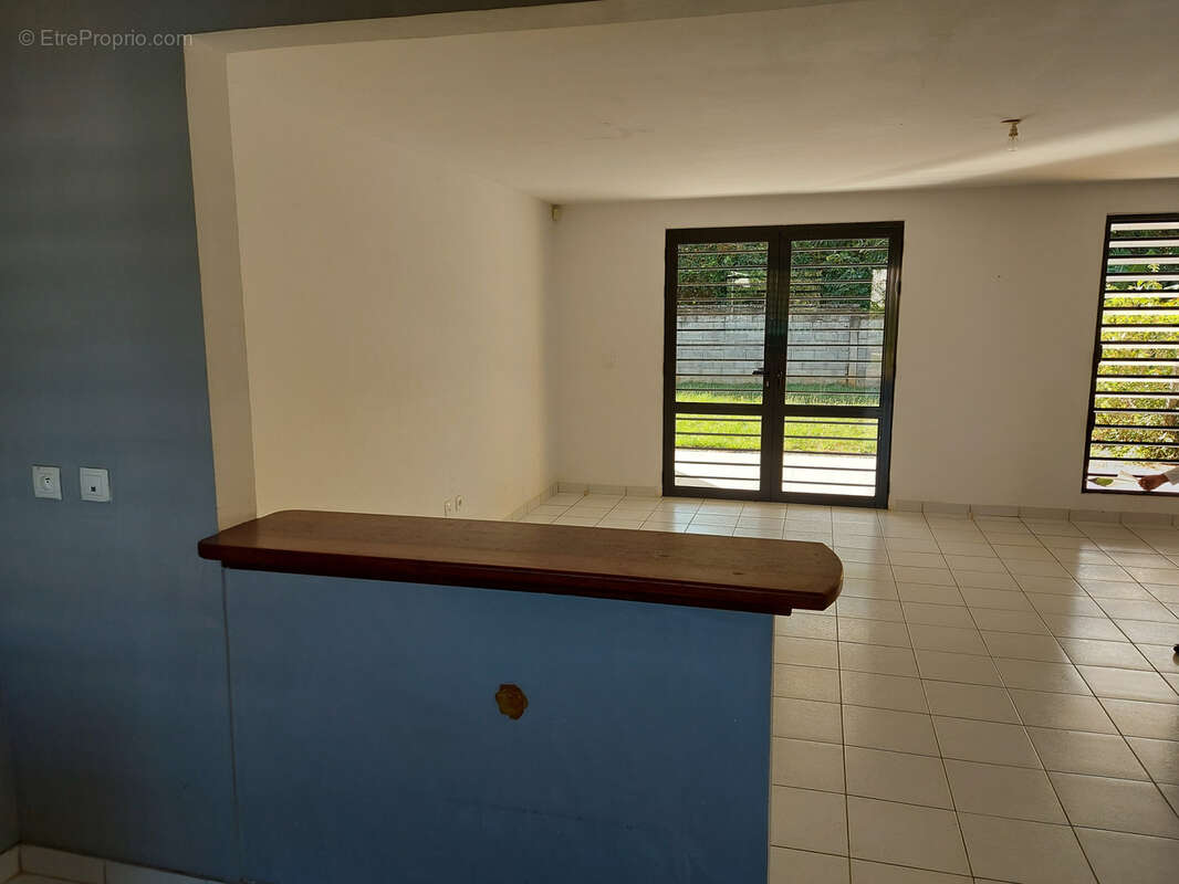 Maison à REMIRE-MONTJOLY