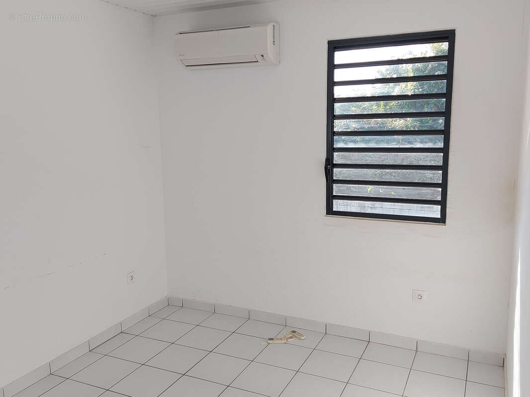 Maison à REMIRE-MONTJOLY