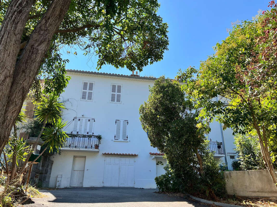 Appartement à HYERES