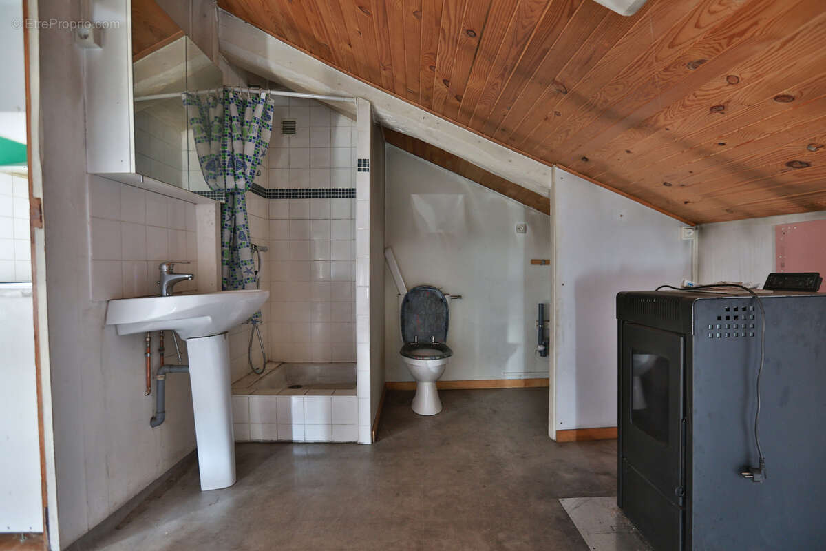 Appartement à SIAUGUES-SAINTE-MARIE