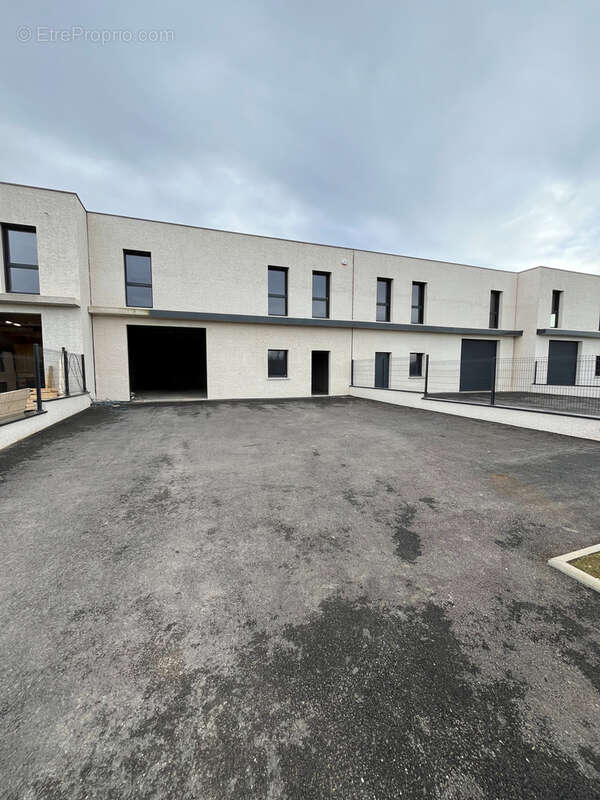 Commerce à TIGNIEU-JAMEYZIEU