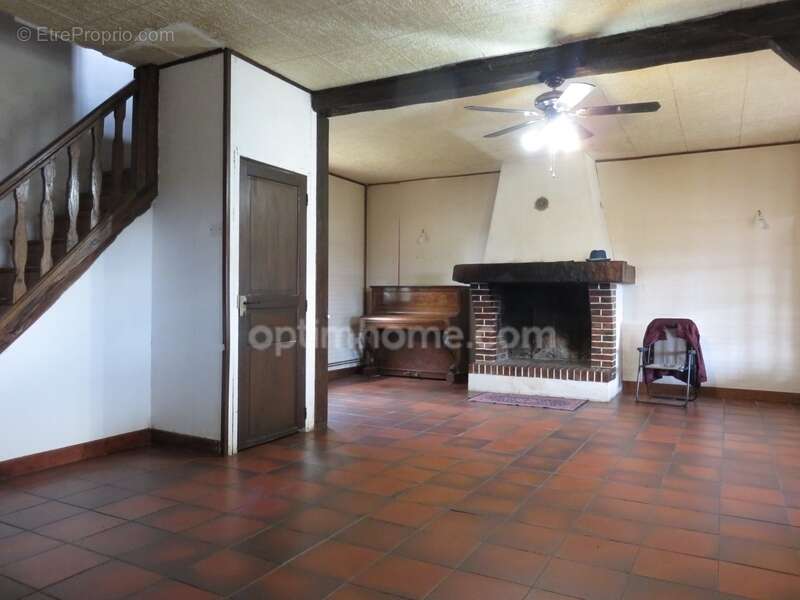 Maison à MARCILLY-LA-CAMPAGNE