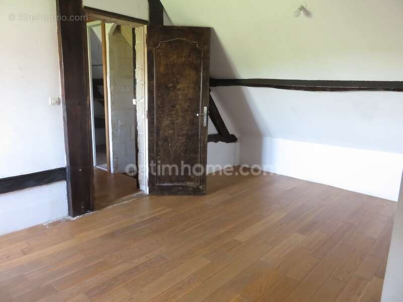 Maison à MARCILLY-LA-CAMPAGNE