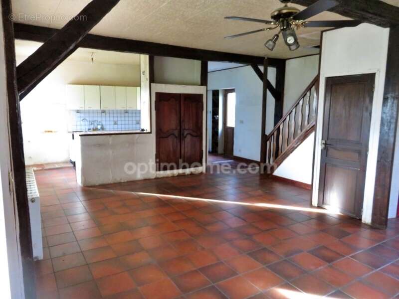 Maison à MARCILLY-LA-CAMPAGNE