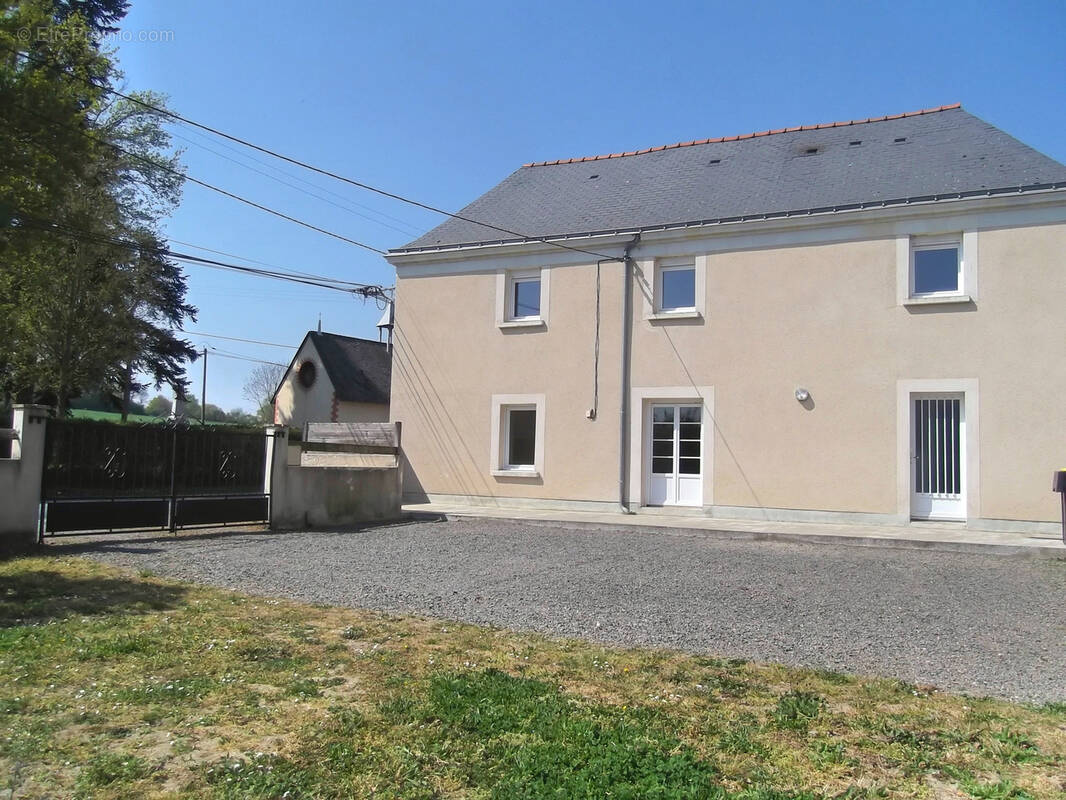 Appartement à LA CORNUAILLE