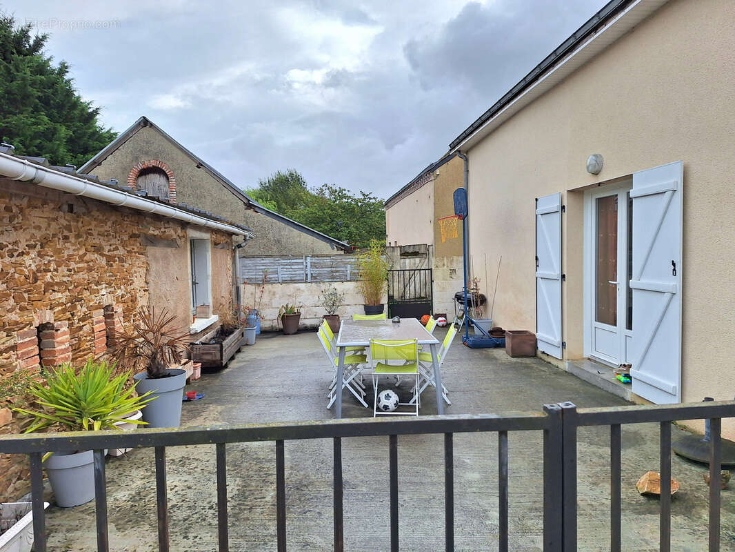 Appartement à LA CORNUAILLE