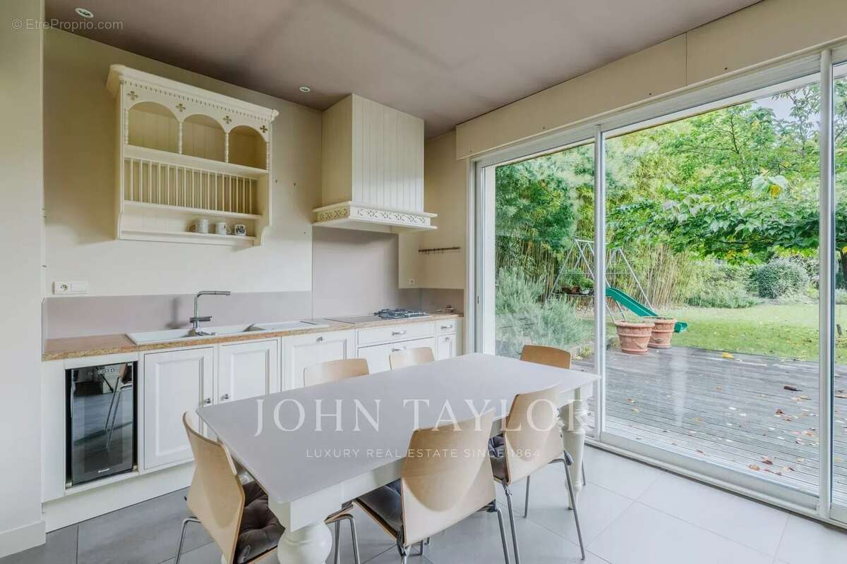 Maison à LE BOUSCAT