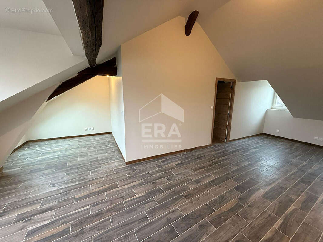 Appartement à BRIE-COMTE-ROBERT