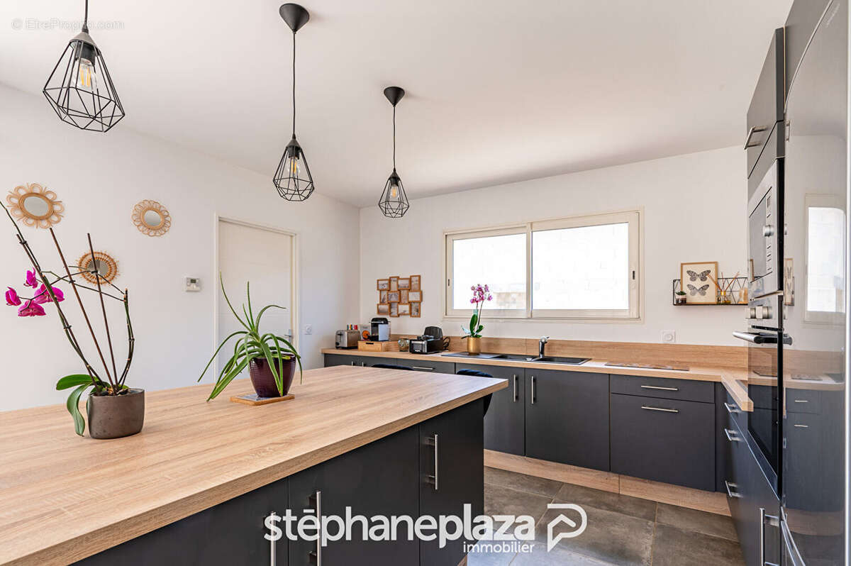 Maison à NEGREPELISSE