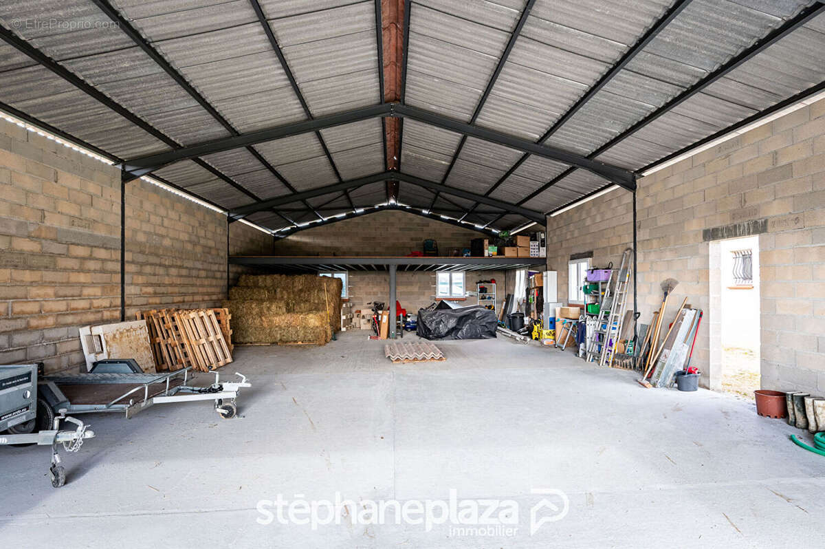 Maison à NEGREPELISSE