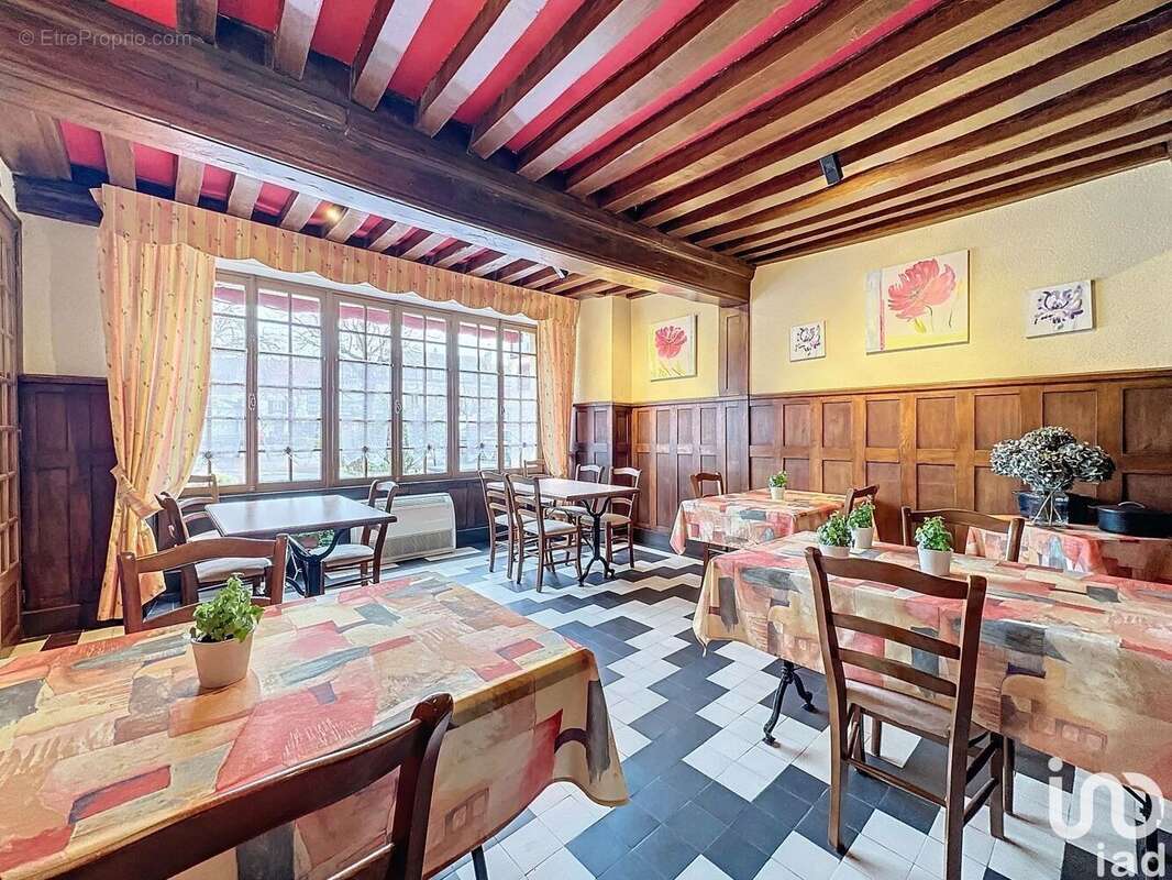 Photo 3 - Commerce à QUARRE-LES-TOMBES