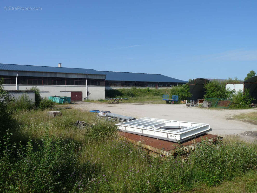 Commerce à EGLETONS