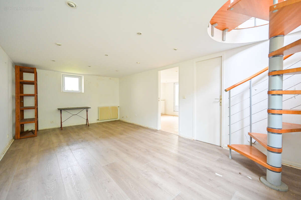 Maison à SAINT-MAUR-DES-FOSSES