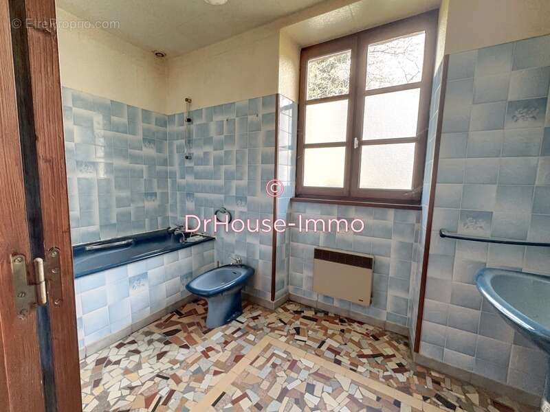 Maison à SAINT-COSME-EN-VAIRAIS