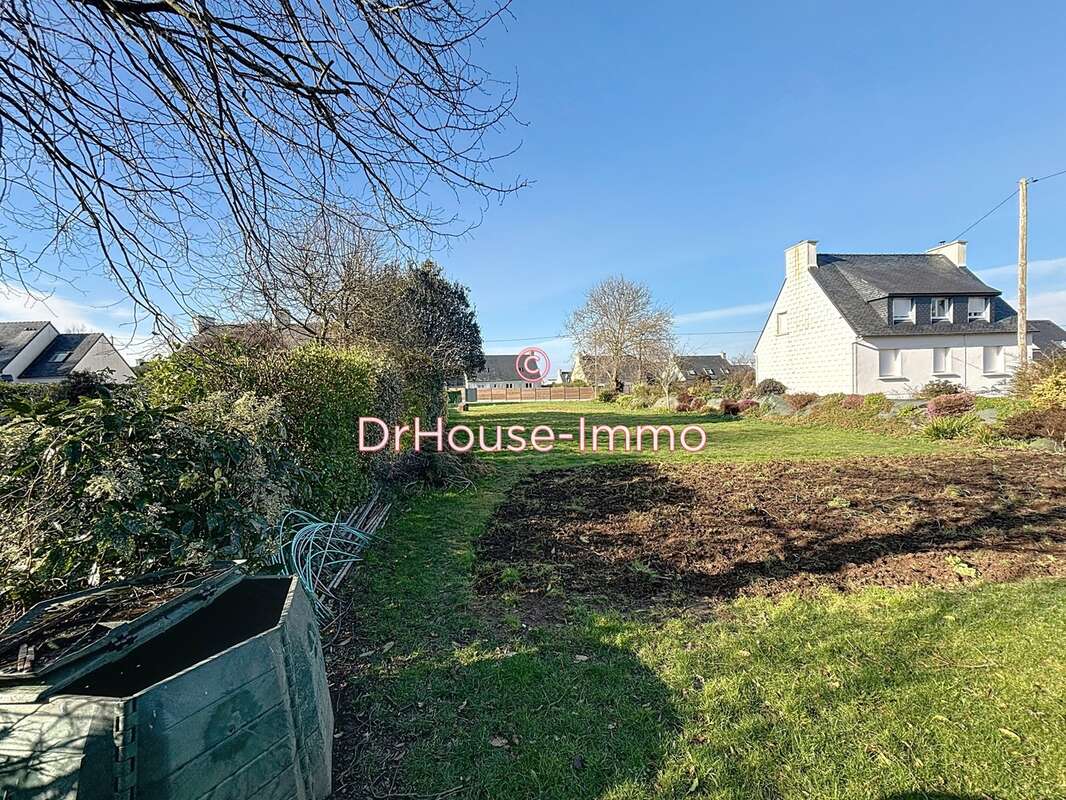 Terrain à LE DRENNEC